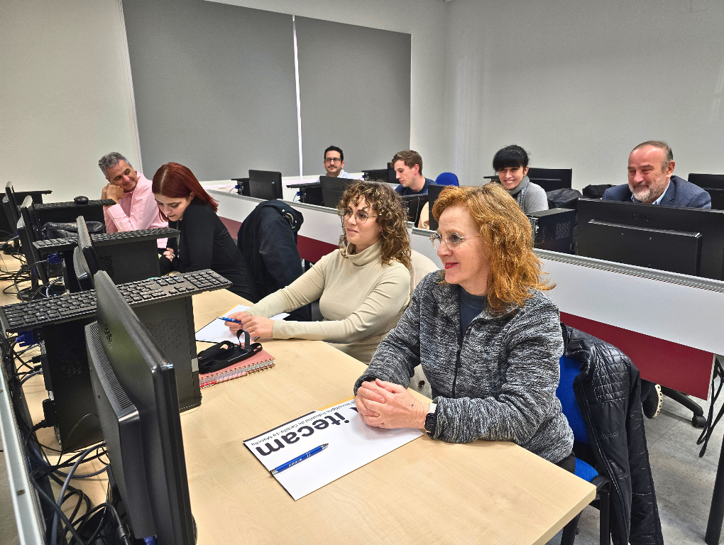 Miguelturra acoge una jornada sobre cómo aumentar la productividad con ChatGPT y otras herramientas de IA